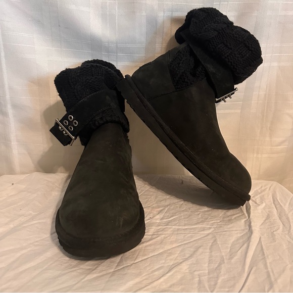 UGG Australia Women's Cambridge Boot - Picture 8 of 10